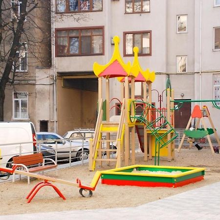Нові Апартаменти 83 Iwano-Frankiwsk Exterior foto